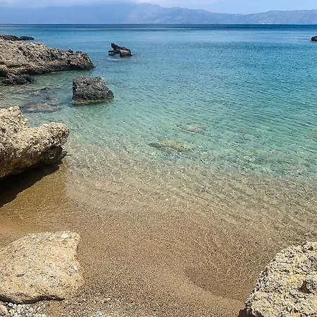 Villa Harmony - Beachfront Escape
